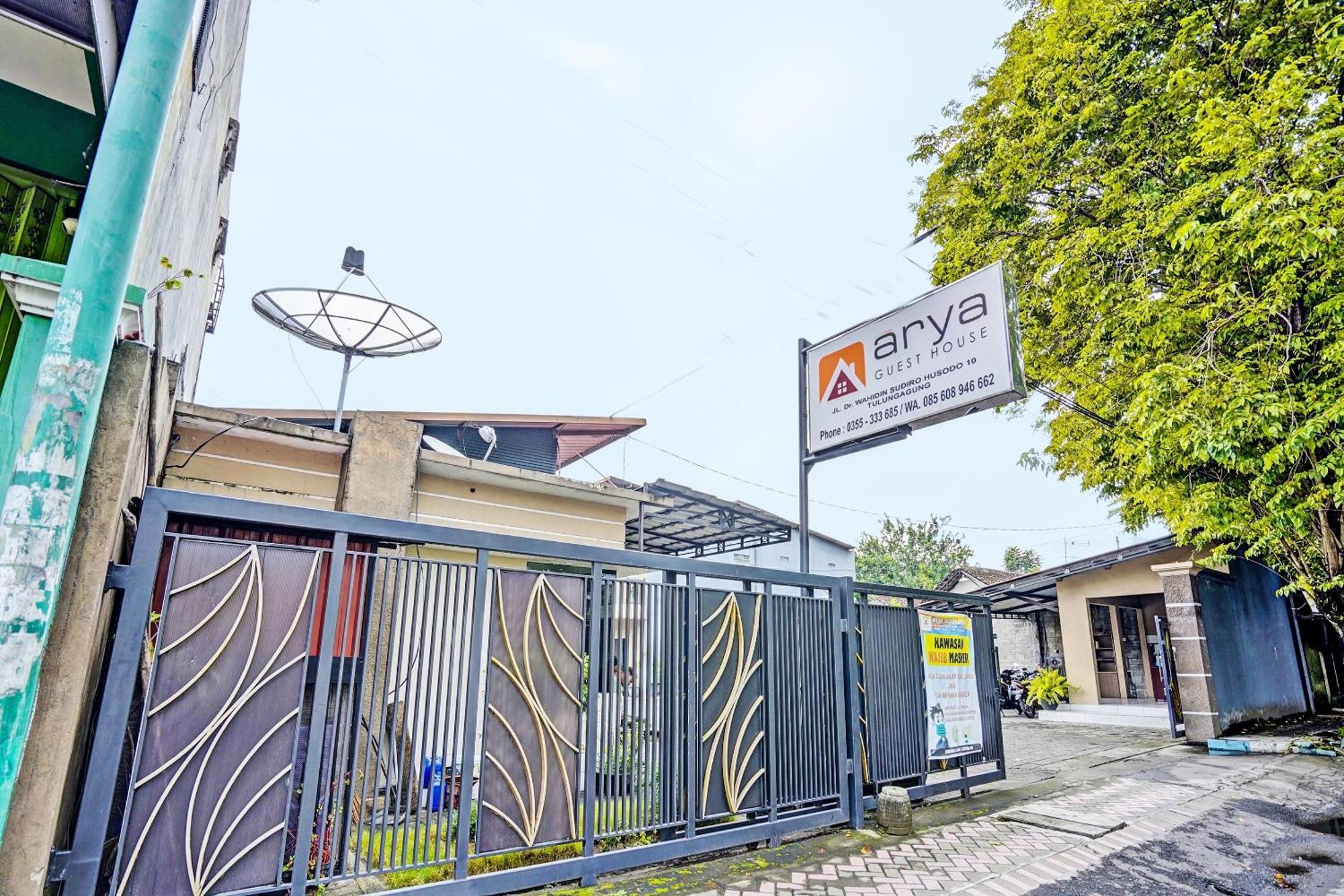 Oyo Life 92190 Arya Guest House 투룬가궁 외부 사진