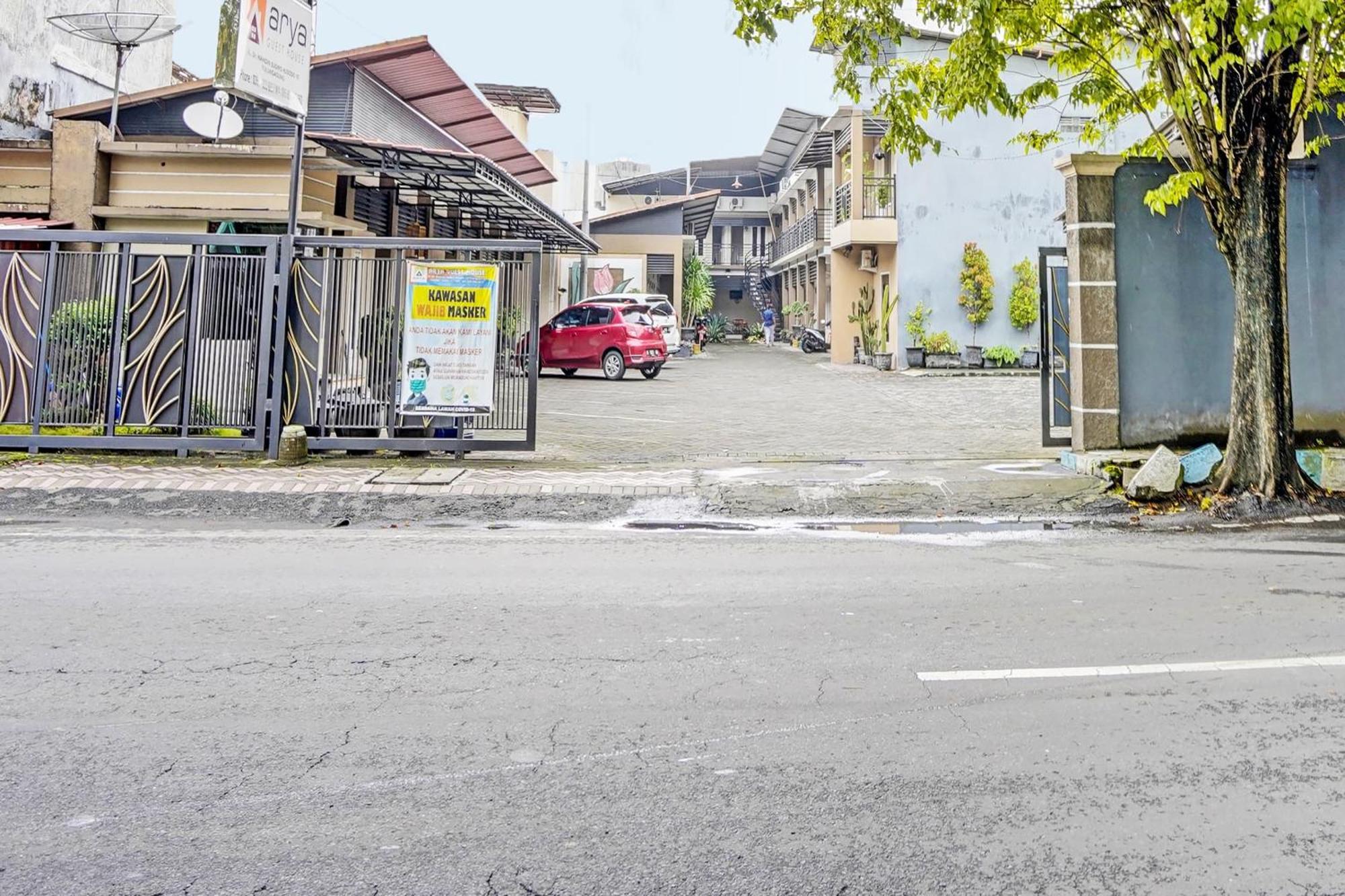 Oyo Life 92190 Arya Guest House 투룬가궁 외부 사진